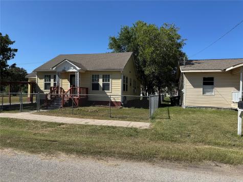 602/606 E Clayton Street Cuero TX 77954