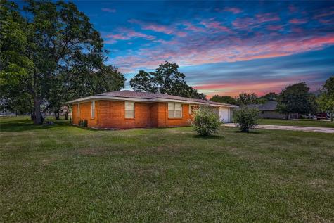 830 E Main Street La Porte TX 77571