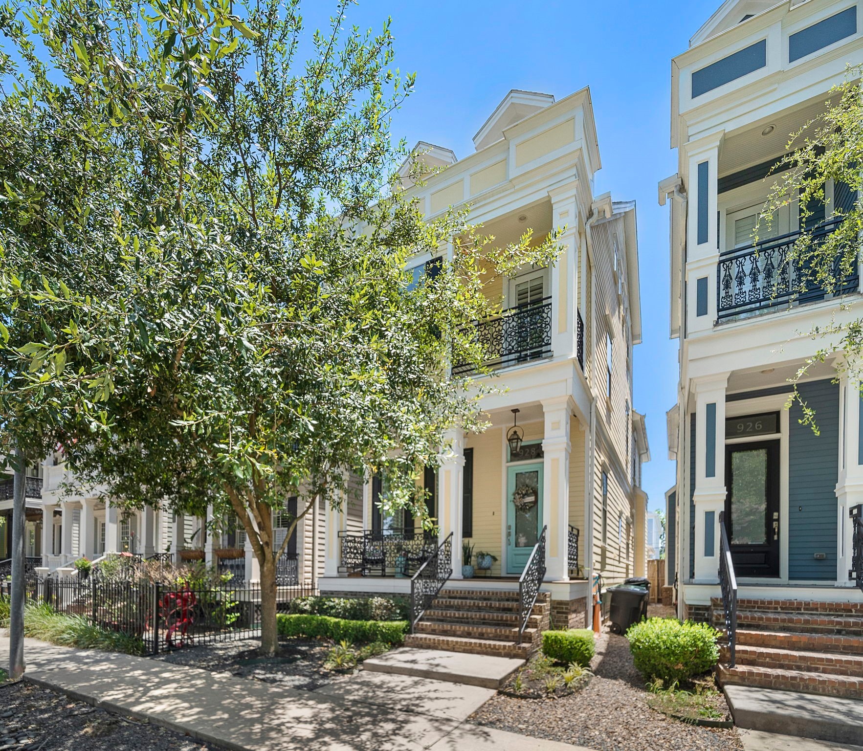 928 Aurora Street Houston TX 77009