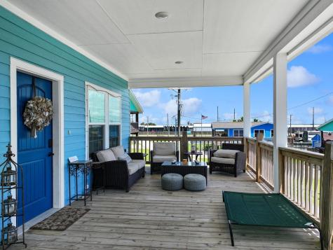 979 Fisherman Drive S Crystal Beach TX 77650