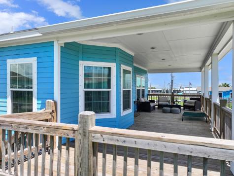 979 Fisherman Drive S Crystal Beach TX 77650