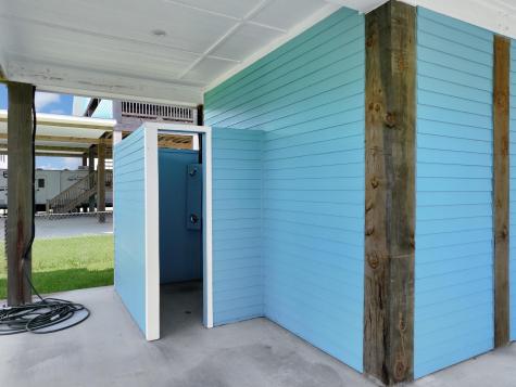 979 Fisherman Drive S Crystal Beach TX 77650