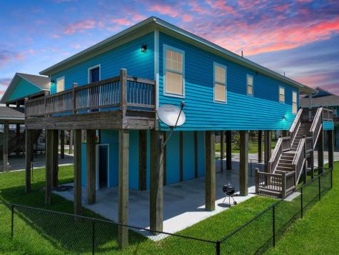 979 Fisherman Drive S Crystal Beach TX 77650