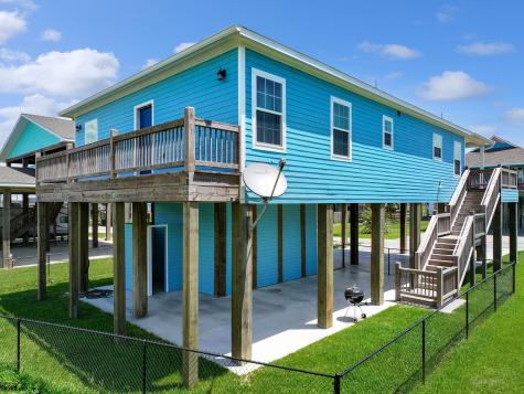 979 Fisherman Drive S Crystal Beach TX 77650