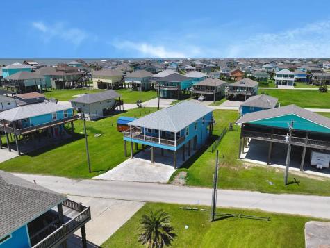 979 Fisherman Drive S Crystal Beach TX 77650