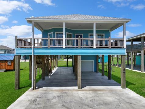 979 Fisherman Drive S Crystal Beach TX 77650