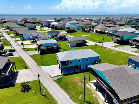 979 Fisherman Drive S Crystal Beach TX 77650