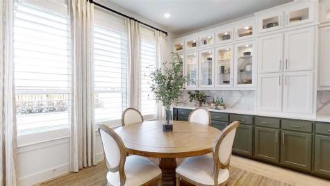 12043 Lake View Boulevard Mont Belvieu TX 77523