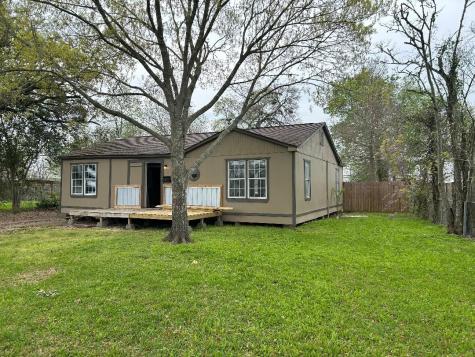 216 N Shady Oaks Street Lake Jackson TX 77566