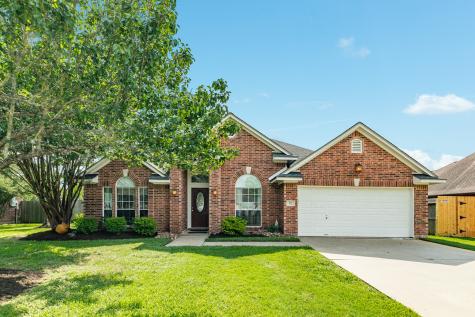 177 Indian Warrior Trail Lake Jackson TX 77566