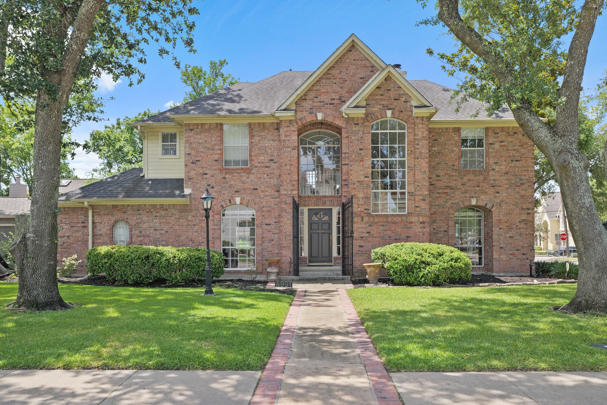 4991 Willow Street Bellaire TX 77401