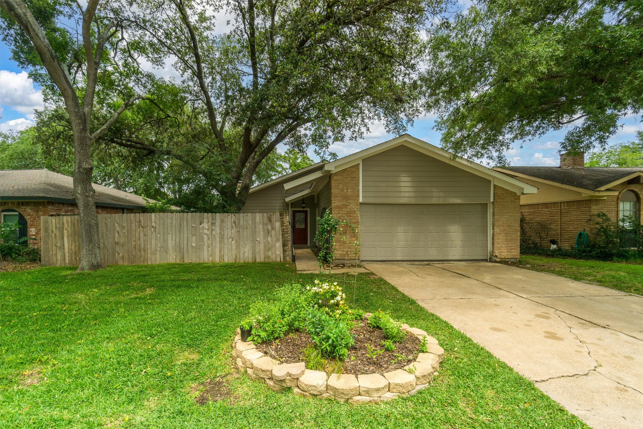 811 Seafoam Road Houston TX 77062
