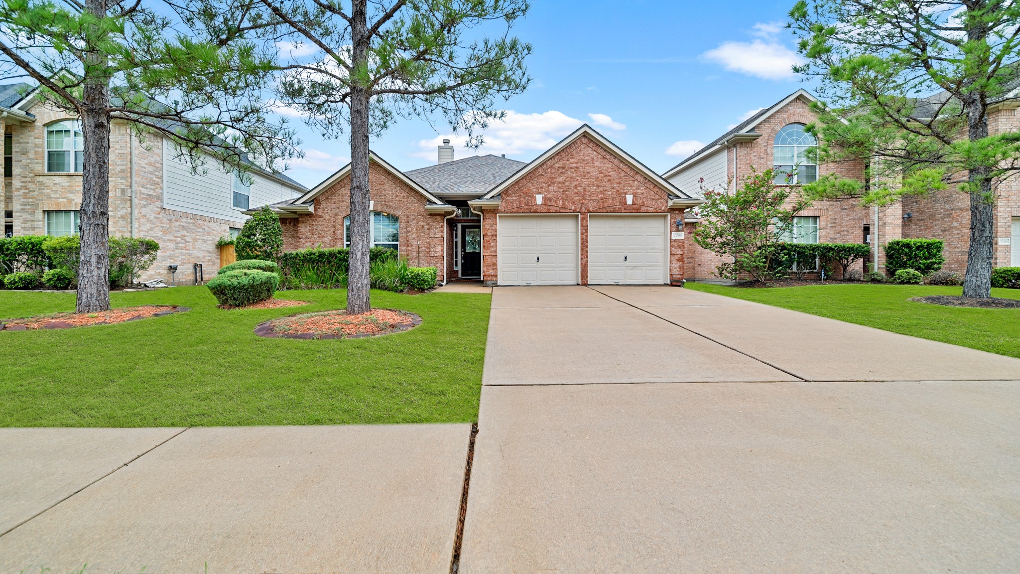 2208 Drake Falls Drive Pearland TX 77584