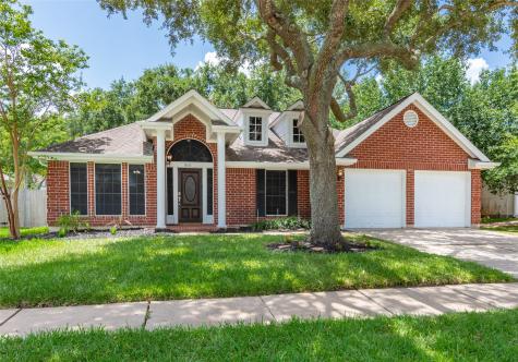 1810 Oakbrook Circle Pearland TX 77581