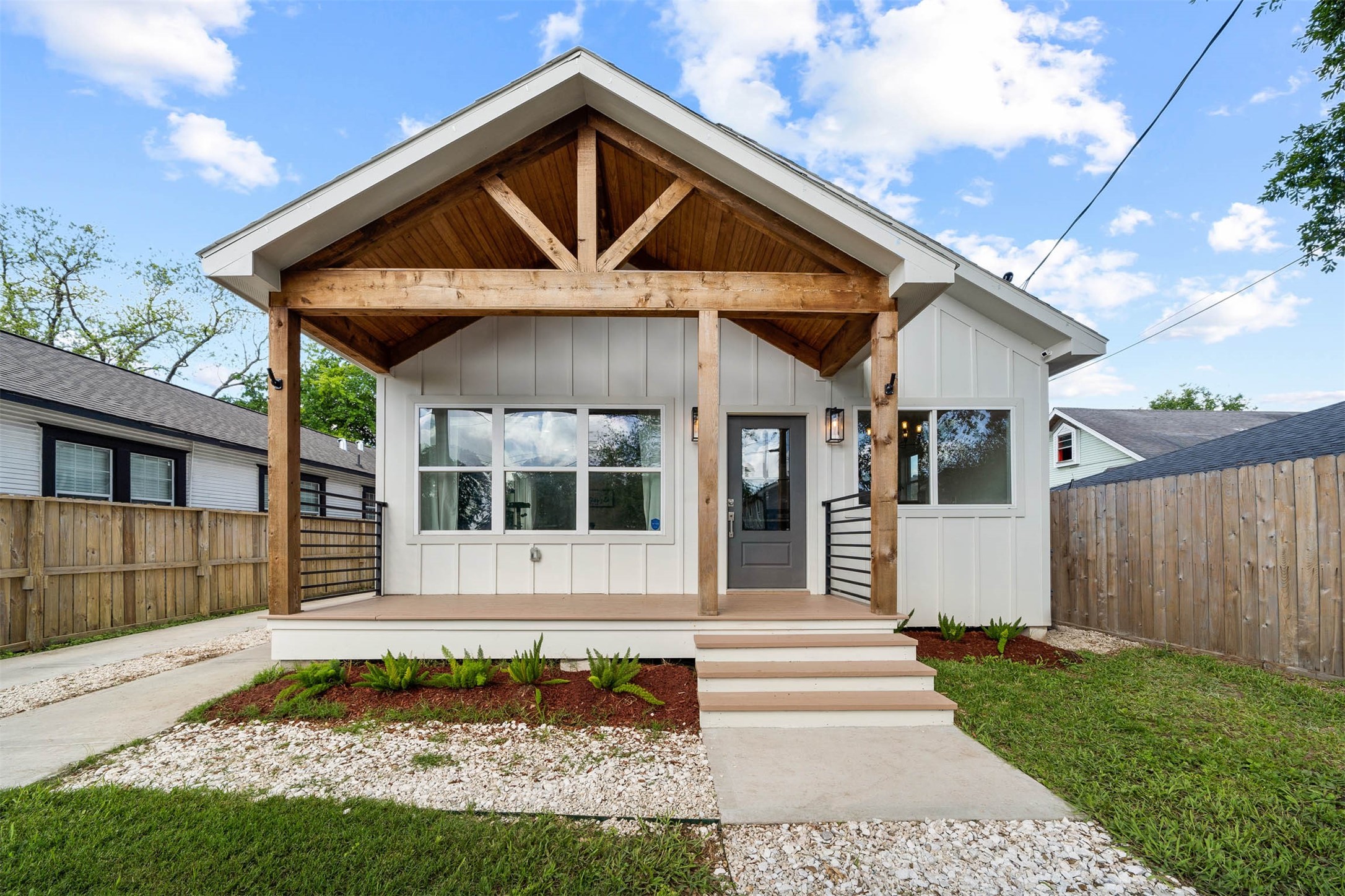 2719 Reynolds Street Houston TX 77009