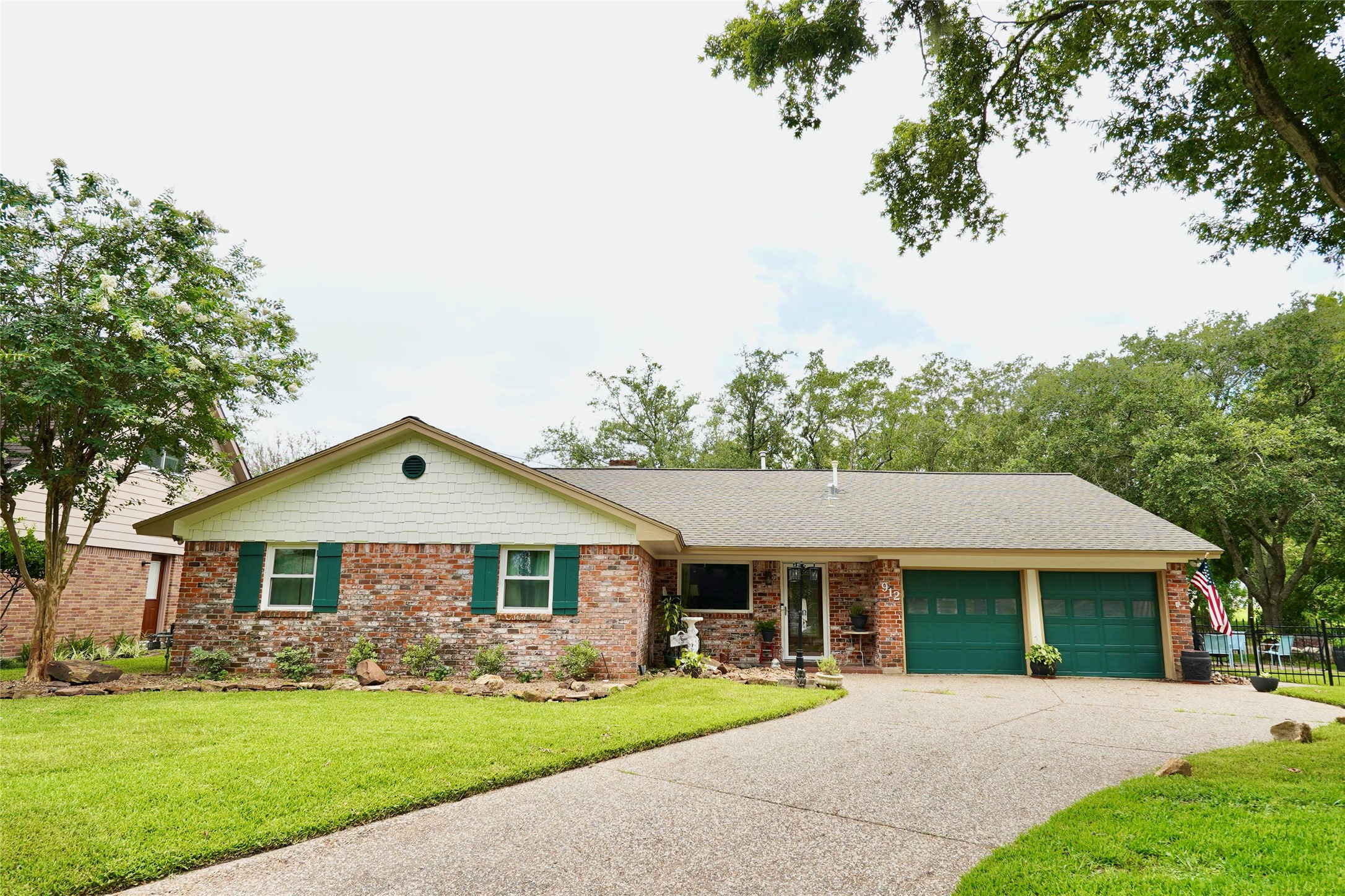 912 Marys Court Friendswood TX 77546