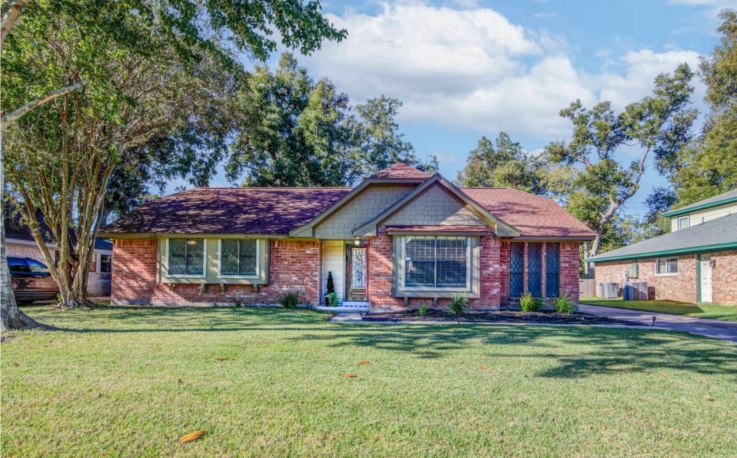 223 Banyan Street Lake Jackson TX 77566