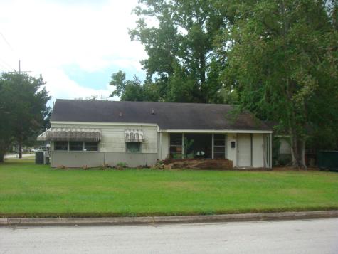 512 S Main Street Dayton TX 77535