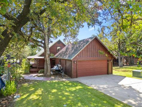 9 Hunters Creek Drive Huntsville TX 77340
