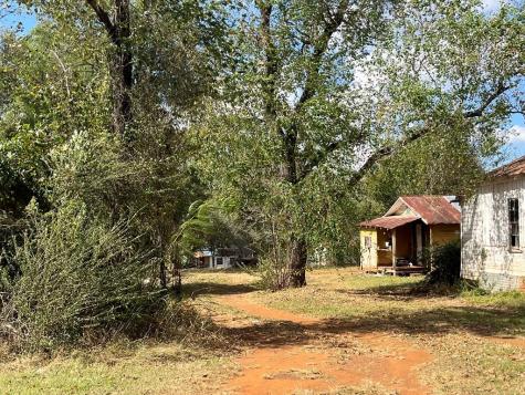 110 N Bolivar Street San Augustine TX 75972