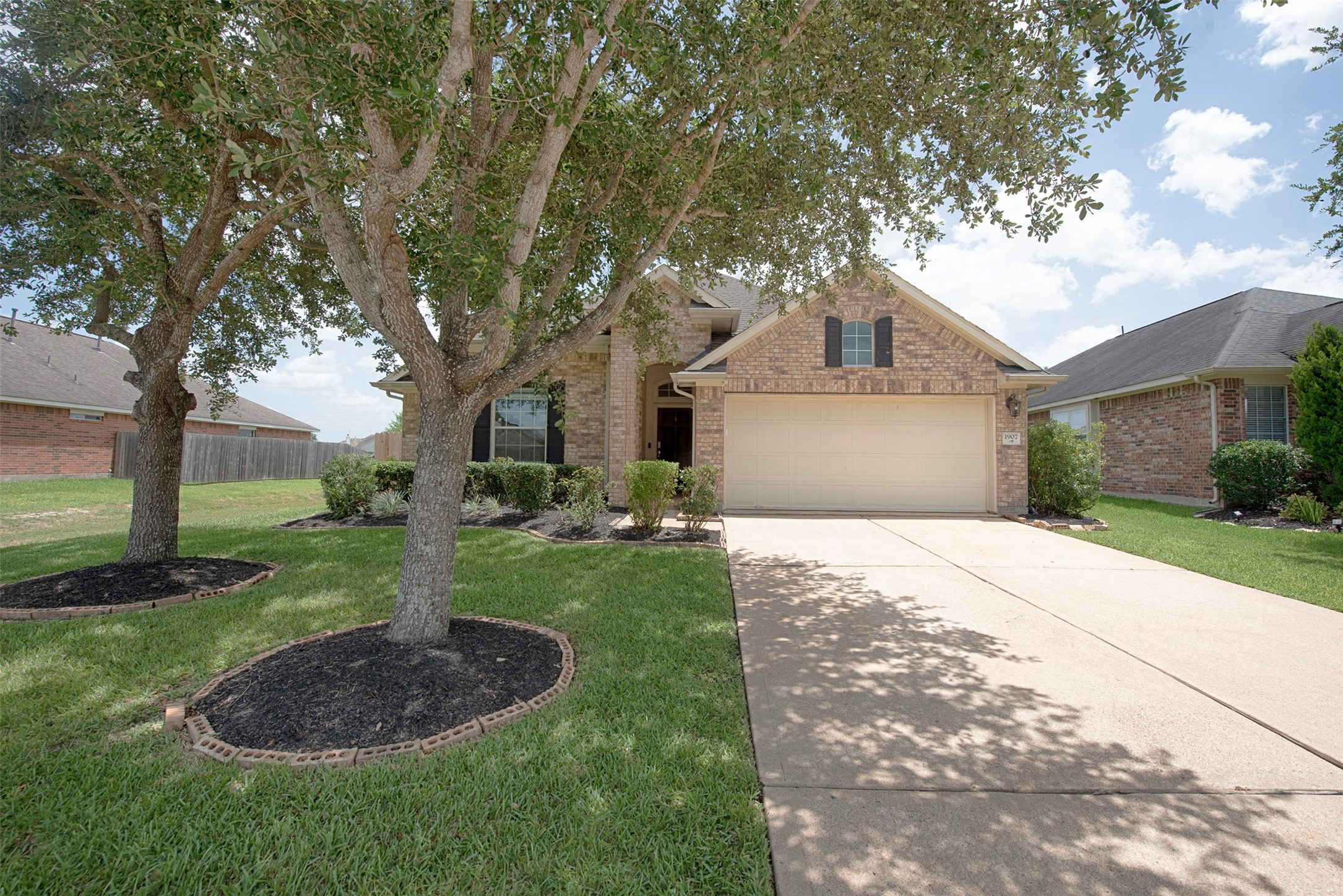 1907 Lantana Spring Lane Pearland TX 77581