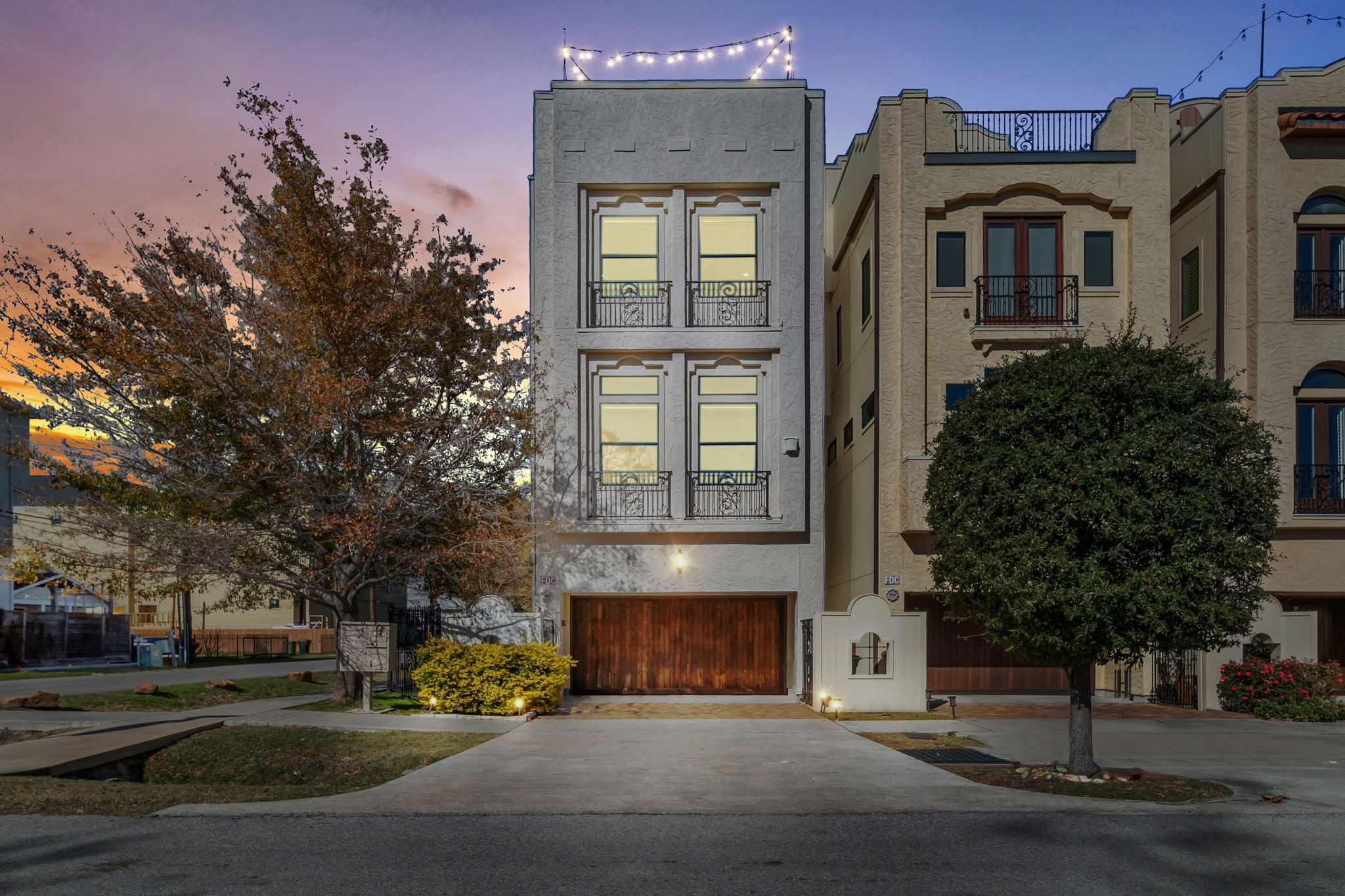 1067 W 16th Street Houston TX 77008