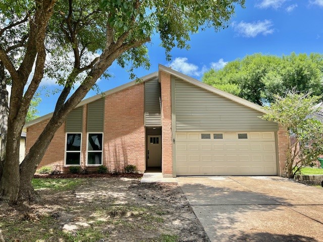 6 Ranch House Loop Angleton TX 77515