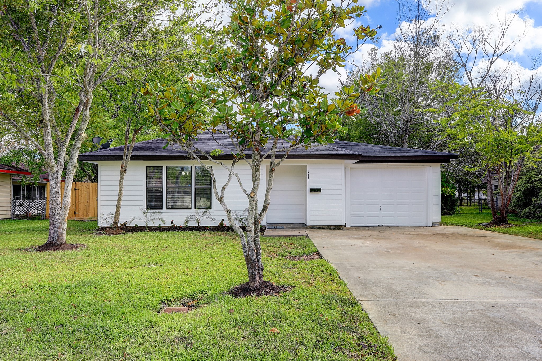 518 Center Way Street Lake Jackson TX 77566