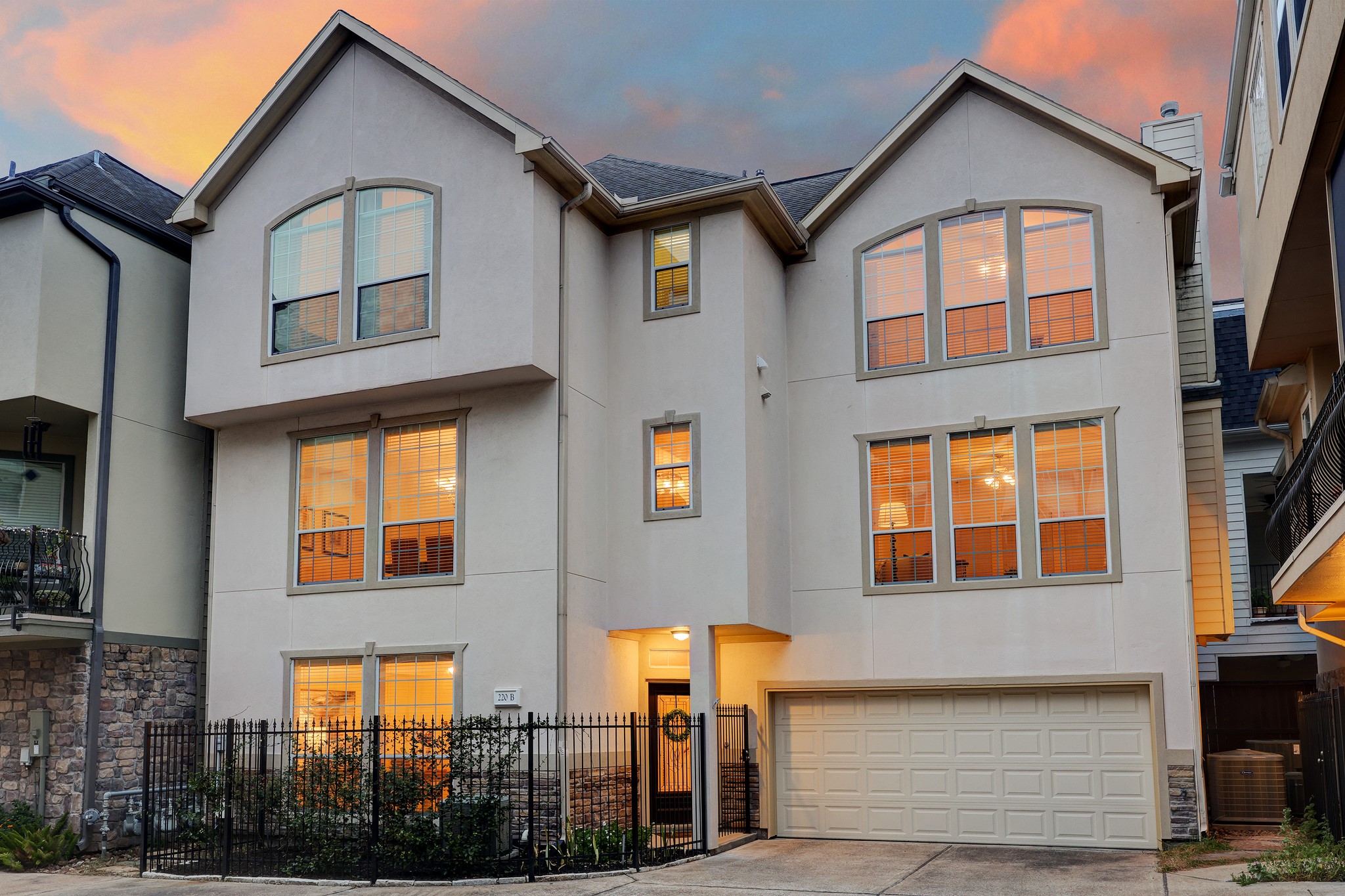 220 Birdsall Street B Houston TX 77007