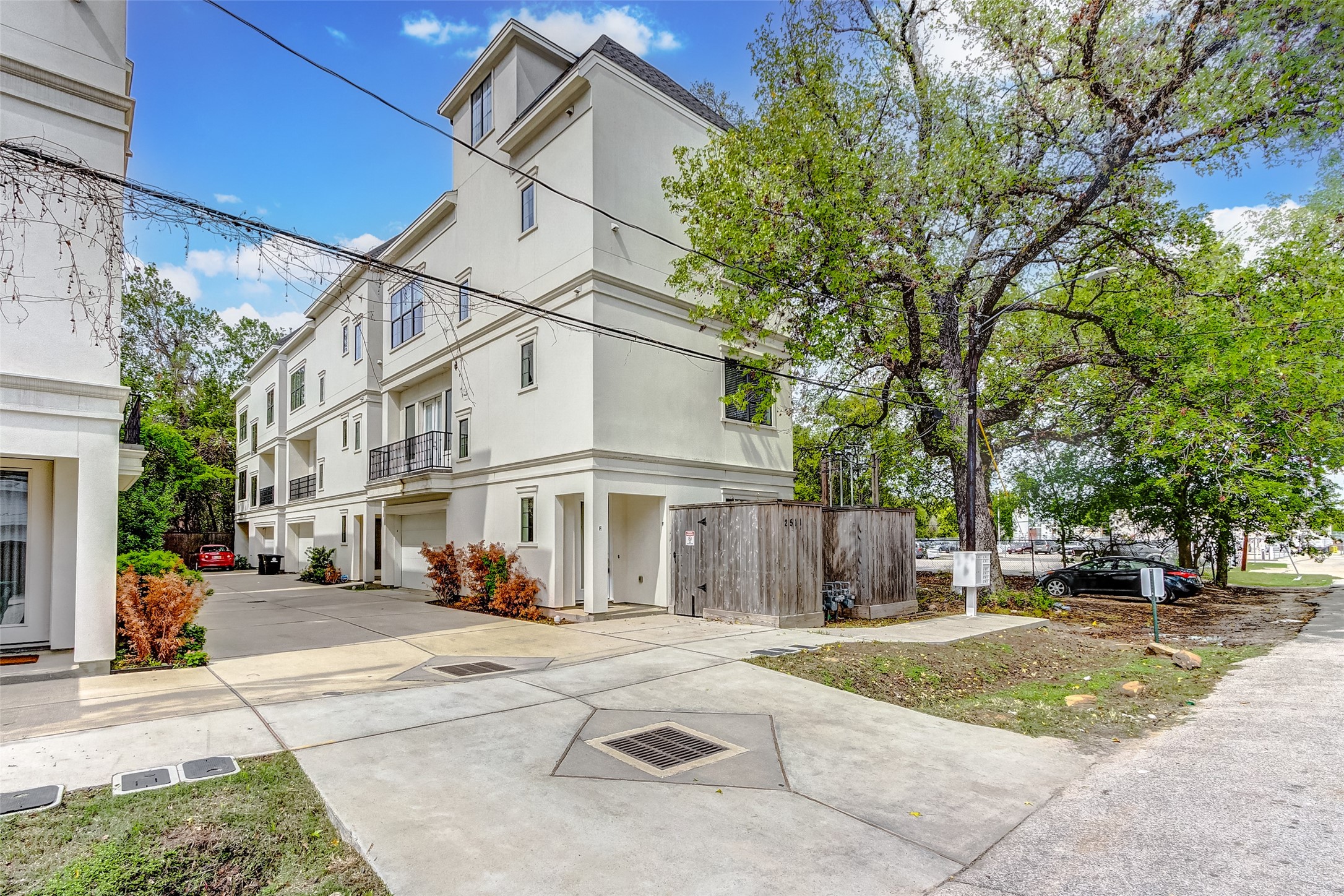 2511 Ohsfeldt Street F Houston TX 77008