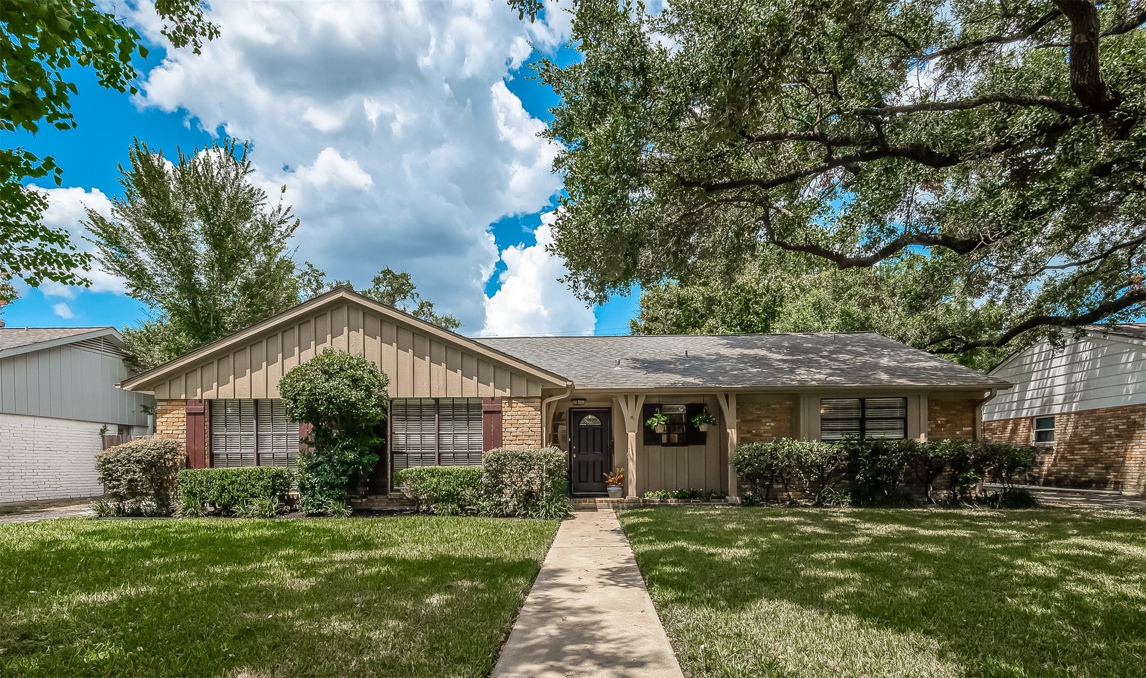 9614 Meadowglen Lane Houston TX 77063