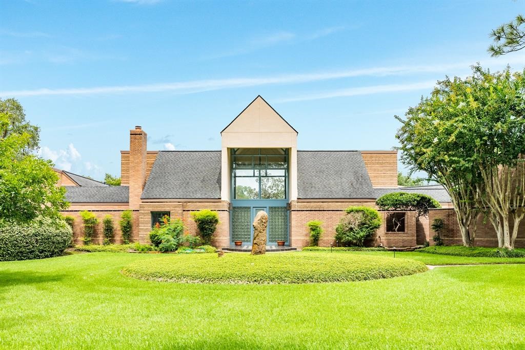 2 Lakewood Lane Lake Jackson TX 77566