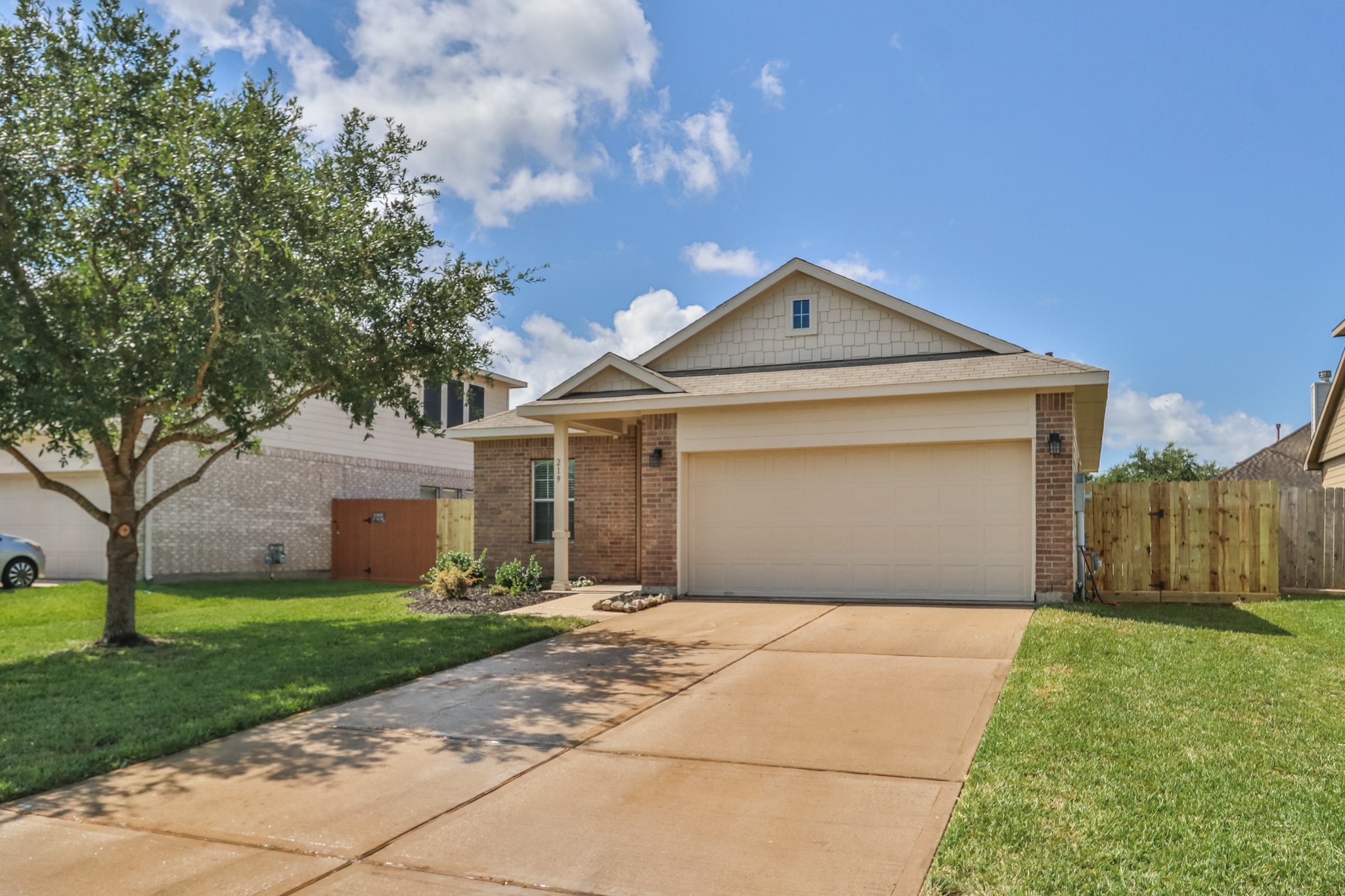 219 Shoshone Ridge Drive La Marque TX 77568