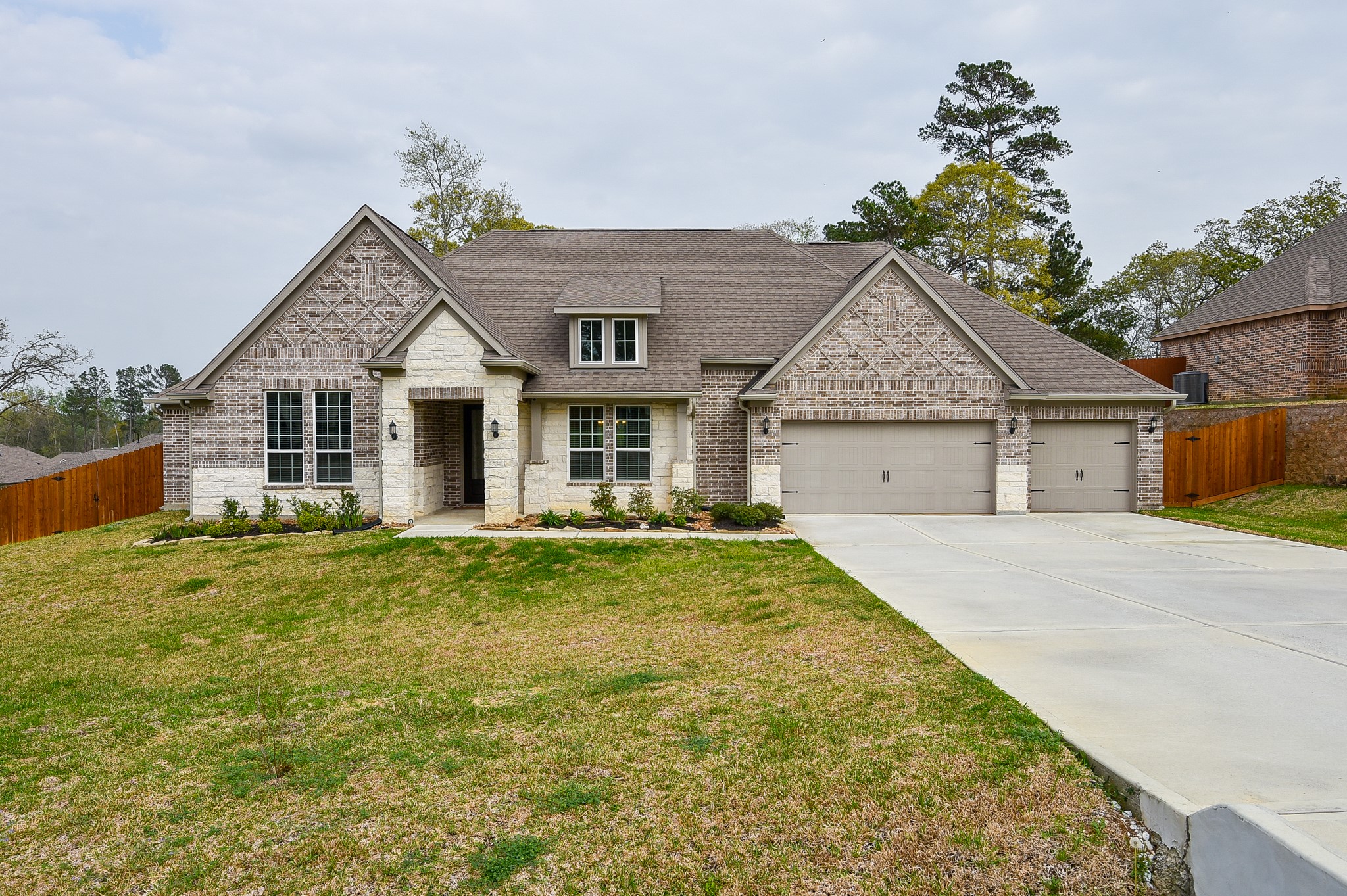 243 Magnolia Reserve Loop Magnolia TX 77354