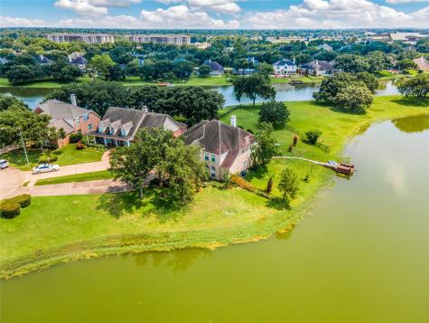 302 Crestwater Trail Houston TX 77082