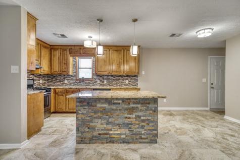 5085 Highway 75 S Madisonville TX 77864