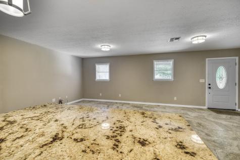 5085 Highway 75 S Madisonville TX 77864