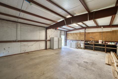 5085 Highway 75 S Madisonville TX 77864