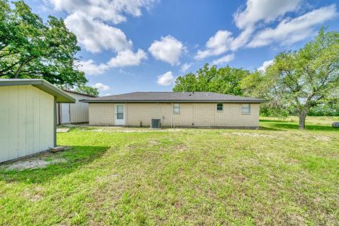 5085 Highway 75 S Madisonville TX 77864