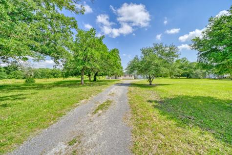 5085 Highway 75 S Madisonville TX 77864