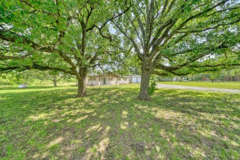 5085 Highway 75 S Madisonville TX 77864