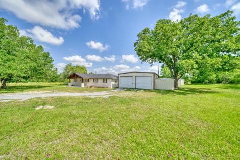 5085 Highway 75 S Madisonville TX 77864