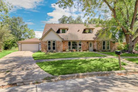 240 Palm Aire Drive Friendswood TX 77546