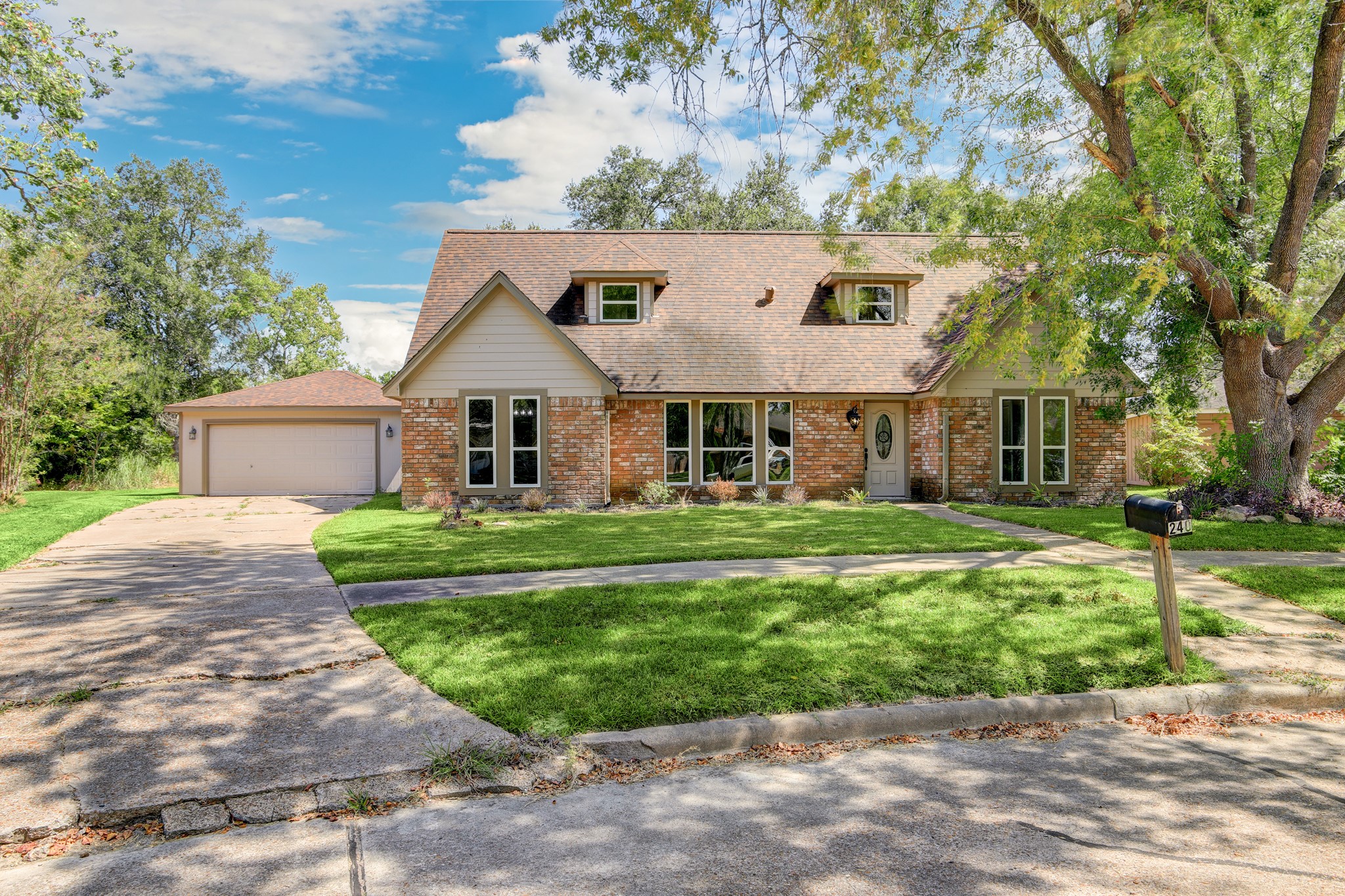 240 Palm Aire Drive Friendswood TX 77546