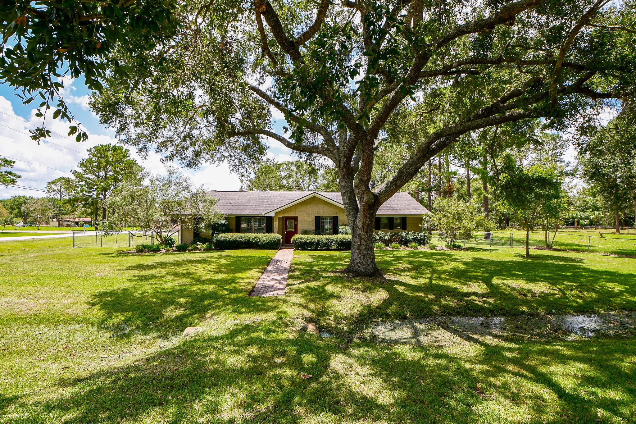 2154 Michael Lane Pearland TX 77581
