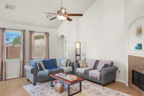 2322 Diamond Springs Drive Pearland TX 77584