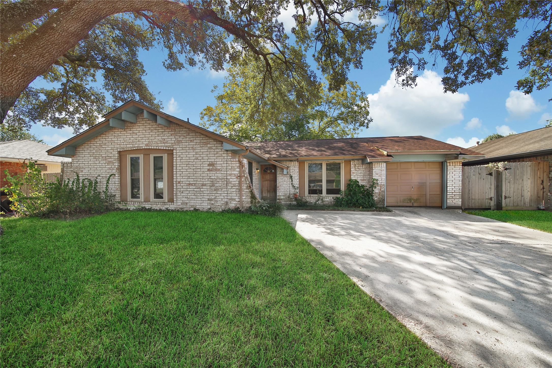 1559 Diplomat Way Houston TX 77088