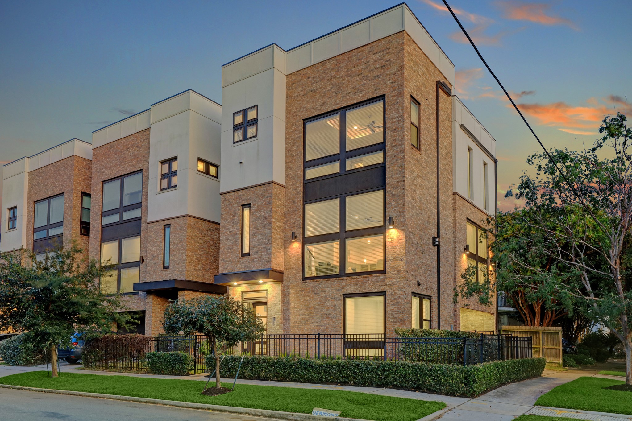 2033 Vermont Street Houston TX 77019