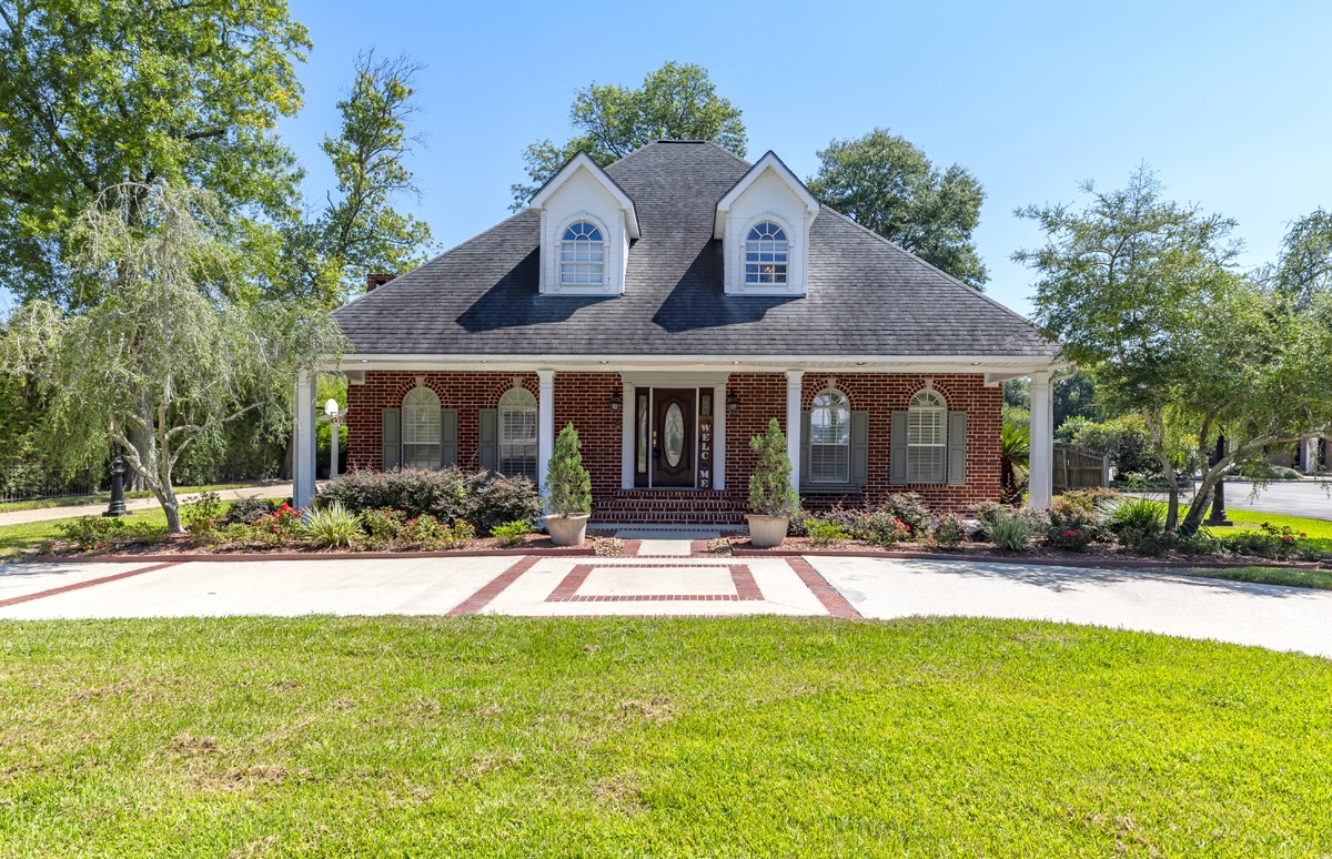1902 W Lucas Drive Beaumont TX 77706