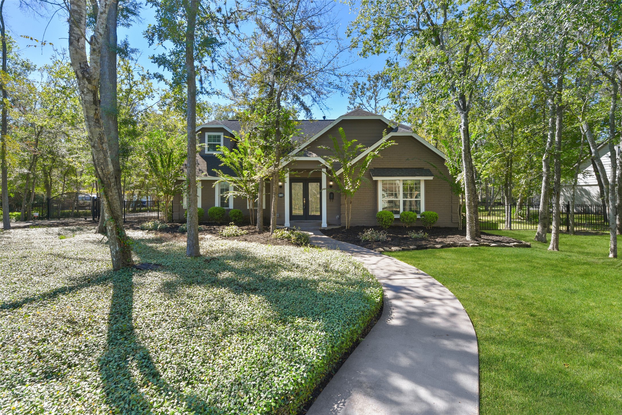 409 Falling Leaf Drive Friendswood TX 77546